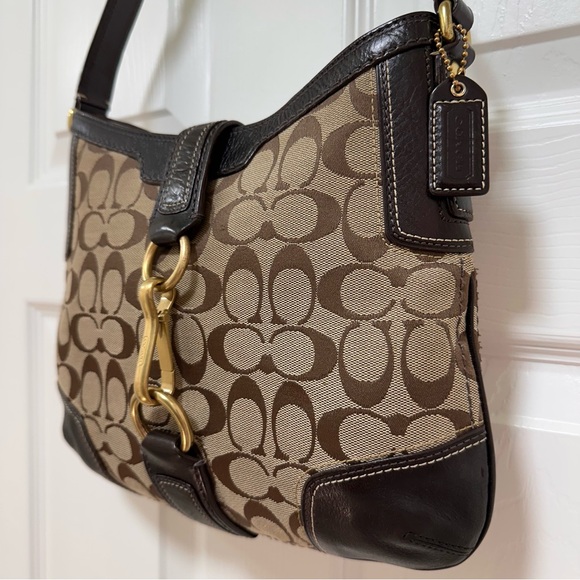 Coach Hamptons Vintage Signature Jacquard Hobo Bag - Picture 4 of 13